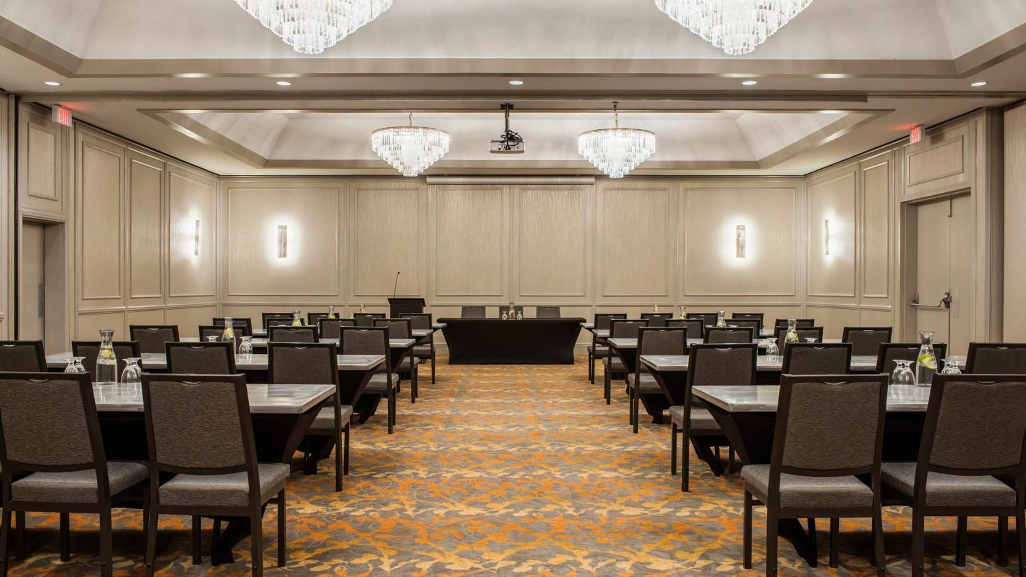Holiday Inn Winnipeg-South By Ihg Экстерьер фото