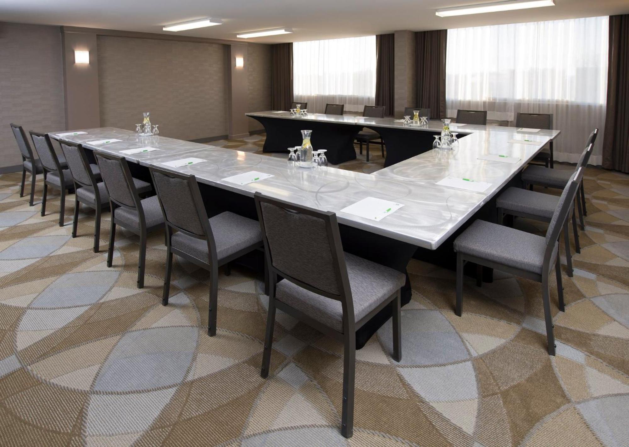 Holiday Inn Winnipeg-South By Ihg Экстерьер фото
