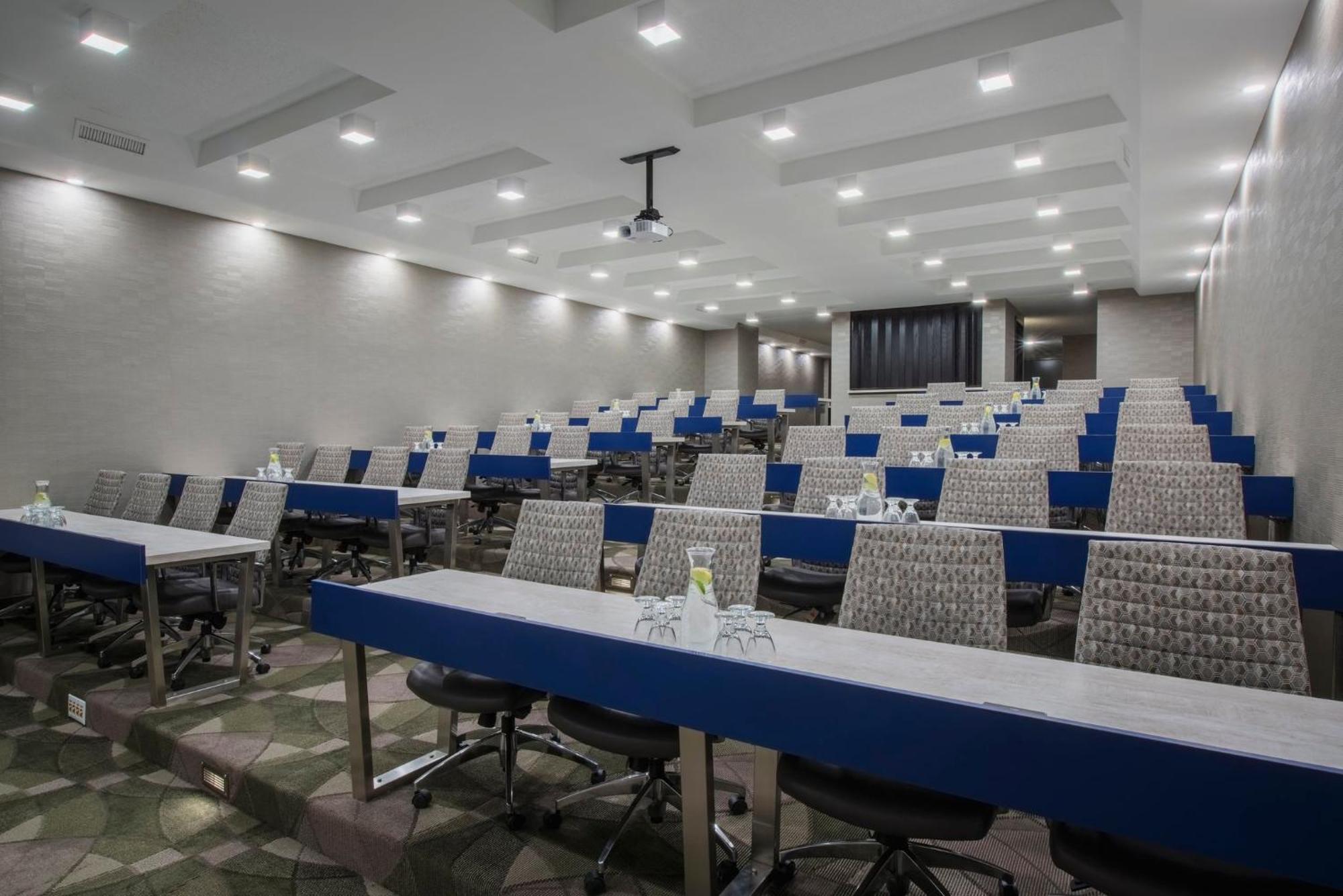 Holiday Inn Winnipeg-South By Ihg Экстерьер фото
